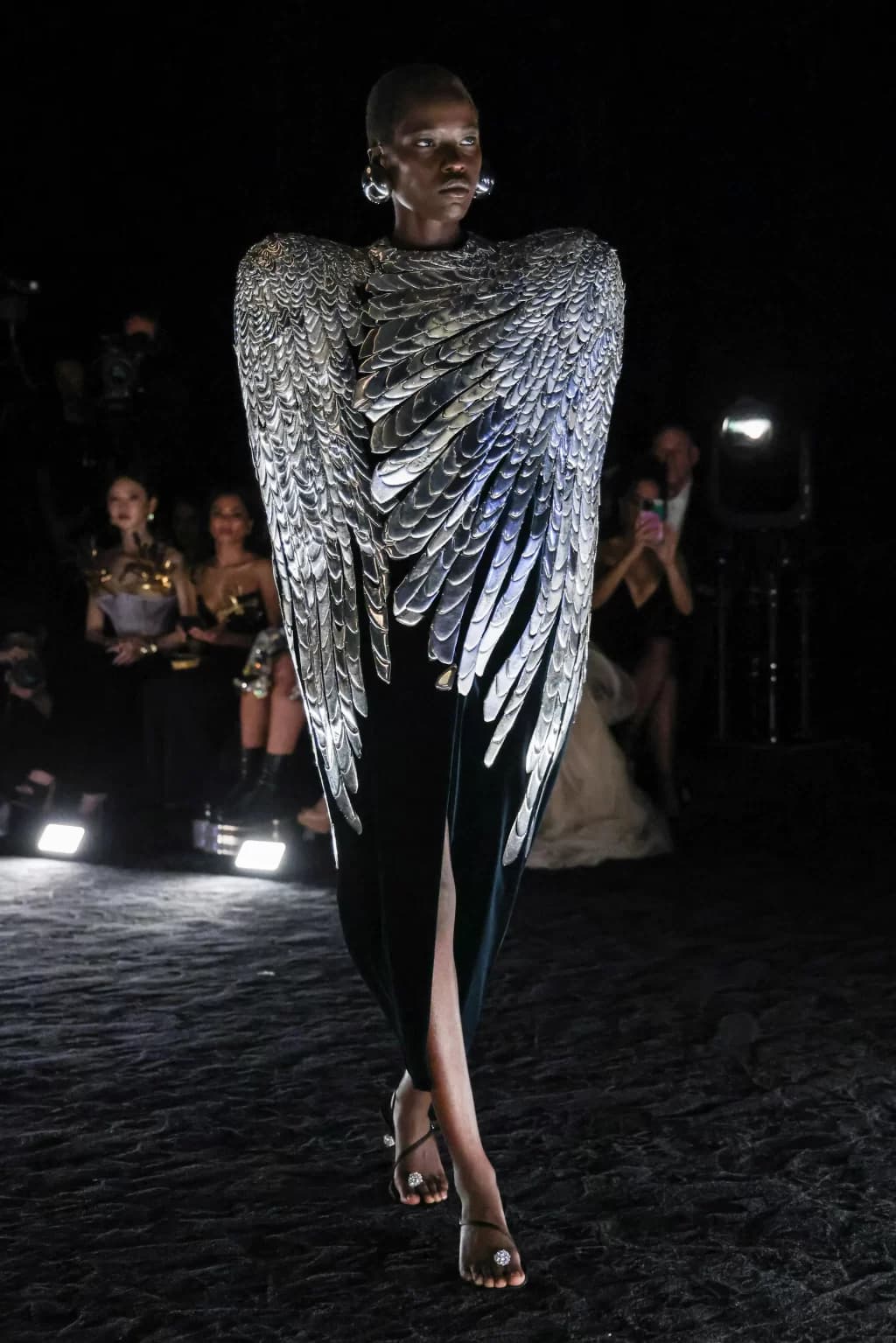 Schiaparelli Haute Couture FW’24 – Renaissance Art in Contemporary Fashion