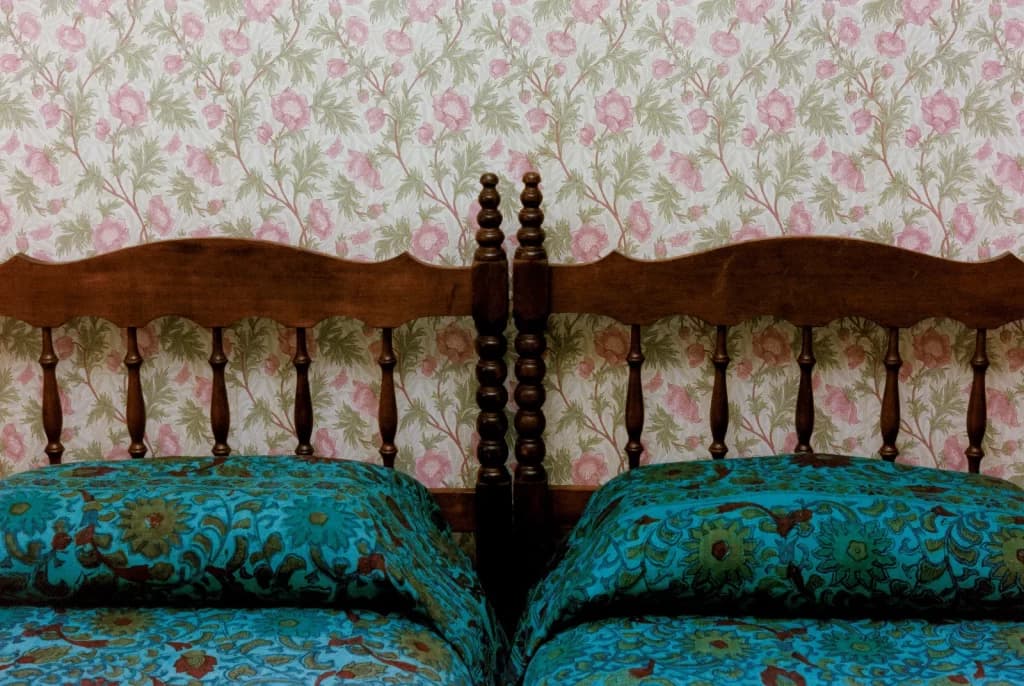 Her Camera, Her Weapon: Sophie Calle’s Power Games in the Hotel